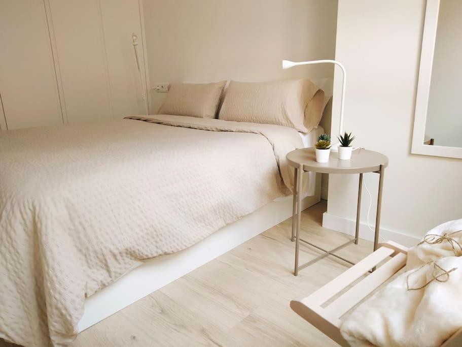 Apartamento a estrenar en ubicación inmejorable , con terraza y parking incluido Oviedo Exterior foto