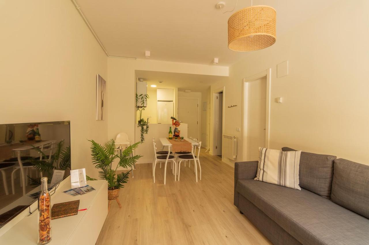 Apartamento a estrenar en ubicación inmejorable , con terraza y parking incluido Oviedo Exterior foto