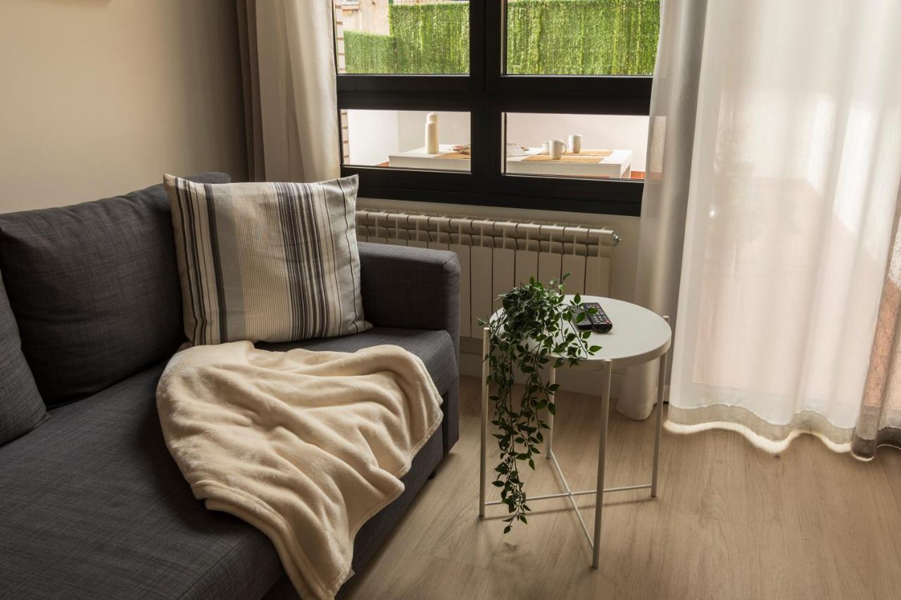 Apartamento a estrenar en ubicación inmejorable , con terraza y parking incluido Oviedo Exterior foto